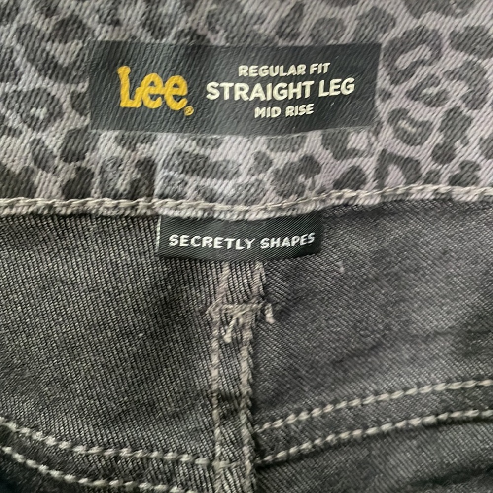 NWT Lee - Black and Gray Leopard Print Straight Leg Mid Rise Jeans - Size 10 L - Picture 6 of 11